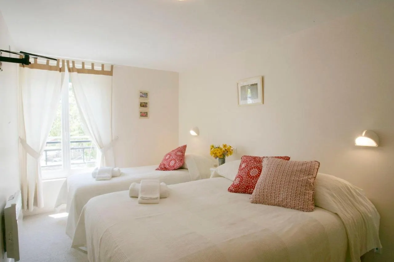 Hotel Des Arts Puybrun 2*,